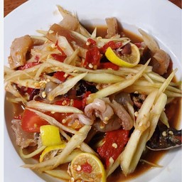 ส้มตำหมึกกรอบปลาร้านัว