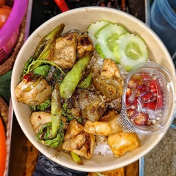 ข้าวกระเพราคางปลาหมึก