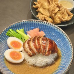 ข้าวหน้าเป็ดไข่ต้ม + เกี้ยวกุ้งทอด