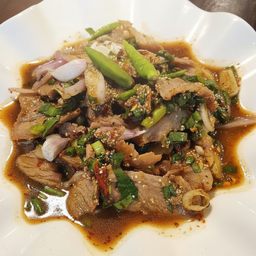 น้ำตกคอหมูย่าง