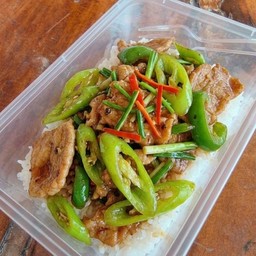 ผัดพริกอ่อนหมูหมัก