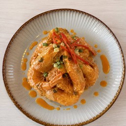 กุ้งทะเลซอสไข่เค็ม