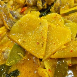 แกงไก่หน่อไม้ส้ม