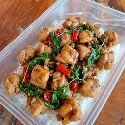 ข้าวผัดกะเพราไก่