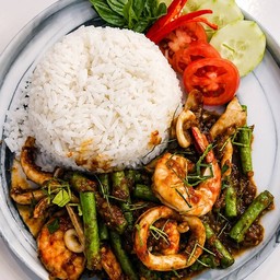 ผัดพริกแกงทะเล