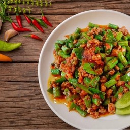 พริกแกงหมูสับ (กับข้าว)