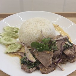 ข้าวน้ำตกคอหมูย่าง