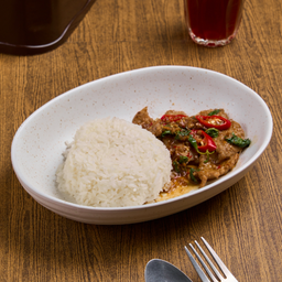 ข้าวหมูหมักซอสกะเพรา D