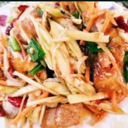 ส้มตำหมูกรอบ