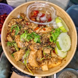 ข้าวผัดกระเพราหมูยอ+หมูสับ