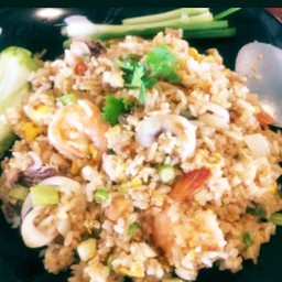 ข้าวผัดทะเล