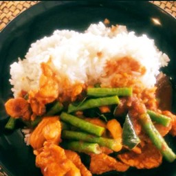ข้าวพริกแกงไก่