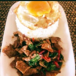 ข้าวกระเพราเนื้อ
