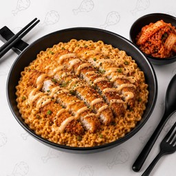 มาม่าคาโบนาร่าเบคอนไก่ทอดราดซอส