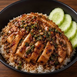 ข้าวหน้าน้ำตกไก่ย่าง