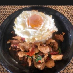 ข้าวกระเพราหมู