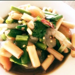 ตำไหลบัวกุ้งสด