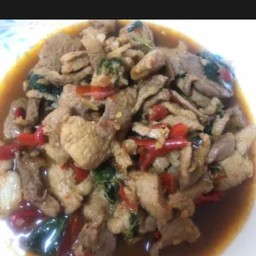 กระเพราหมูกับข้าว