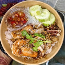 ข้าวกุ้ง+หมึกกระเทียม