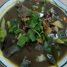 ร้านจั๊กแหล่ว ราชาลาบ&ชายสี่หมี่เกี้ยว