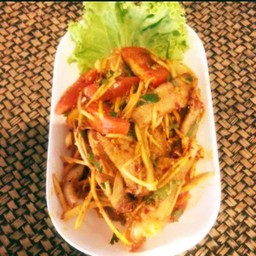 ยำคอหมูย่าง