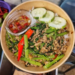 ข้าวผัดผักบุ้งไฟแดง+หมูสับ