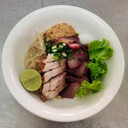 บะหมี่แห้งหมูแดงหมูกรอบ
