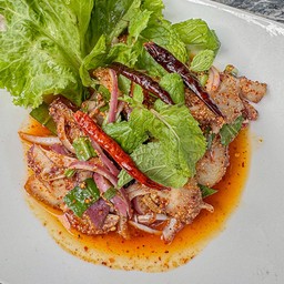 น้ำตก (คอหมูย่าง)