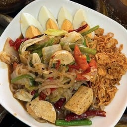 ตำเส้นลาวหมูยอไข่ต้มปลาร้า