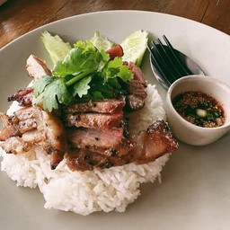 ข้าวคอหมูย่างจิ้มแจ่ว