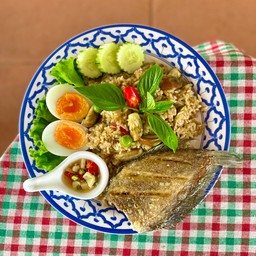 ข้าวผัดแกงเขียวหวานปลาสลิด