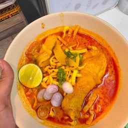 ก๋วยเตี๋ยวไก่ตุ๋นนายตาโต