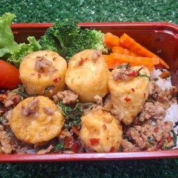 ข้าวกะเพราหมูสับเต้าหู้
