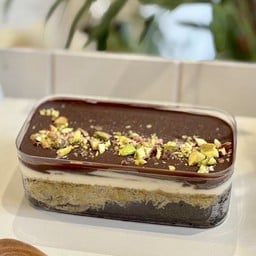 Dubai Chocolate Cake - ดูไบช็อกโกแลตเค้ก