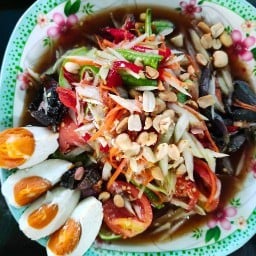 เฟิร์นเฟิร์สส้มตำแซบนัว