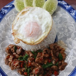 ข้าวผัดกระเพราเนื้อ/ทะเล/กุ้ง/หมึก