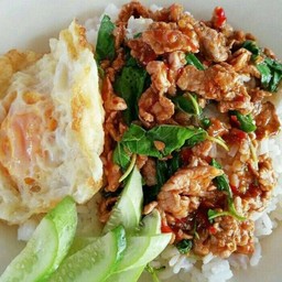 ผัดกระเพราหมูชิ้น/หมูสับ