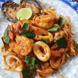 สปาเก็ตตี้ผัดต้มยำทะเล/กุ้ง