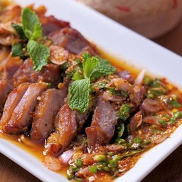 น้ำตกคอหมูทอด