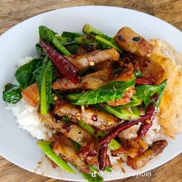 หมูกรอบซอย12เจ้ปุ้ย&มดน้อยอาหารตามสั่ง