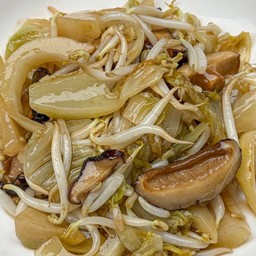 ผักกาดดองผัดถั่วงอกเห็ดหอม