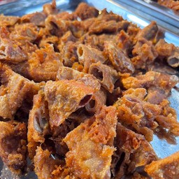 ใส้ใหญ่ทอดน้ำปลา
