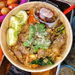 ข้าวผัดคอหมูย่าง