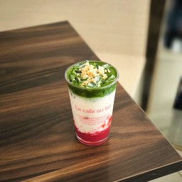 มัทฉะนมสดสตรอเบอร์รี่