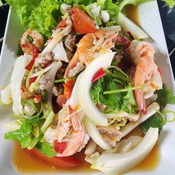 ยำรวมมิตรเส้นผักบุ้งฝอย