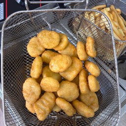 ไก่ทอดเขย่า’เด๊ะนี่ ช่องนนทรี