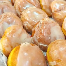Maple glaze nama donut