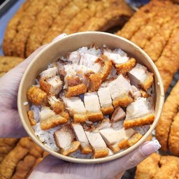ข้าวหน้าหมูกรอบ
