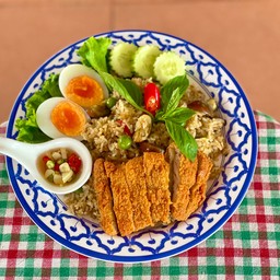 ข้าวผัดแกงเขียวหวานไก่กรอบ