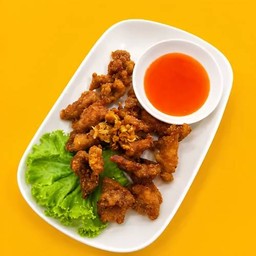 หมูหมักทอดกระเทียม (กับข้าว)